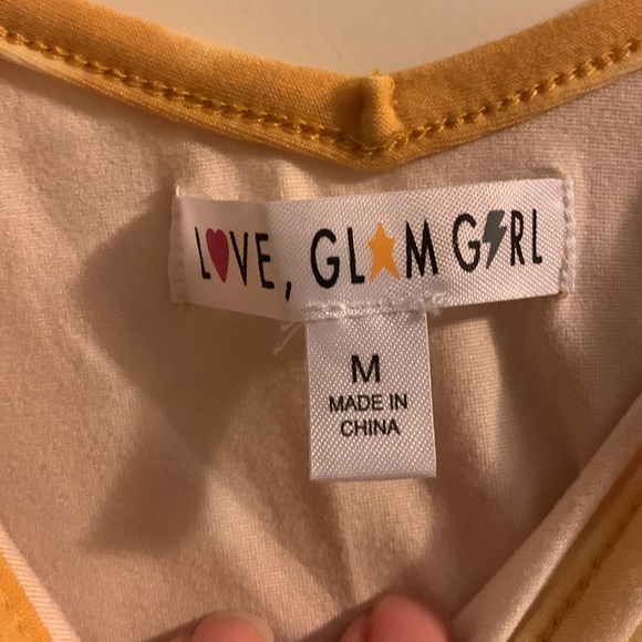 Girls tank top with center knot 🎉Bundle any 3 and save🎉 - Picture 3 of 4